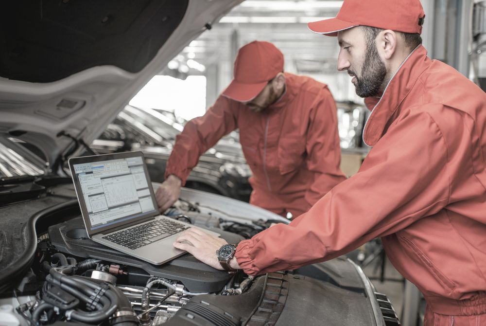 Choose the best software for your auto repair shop in 2024.